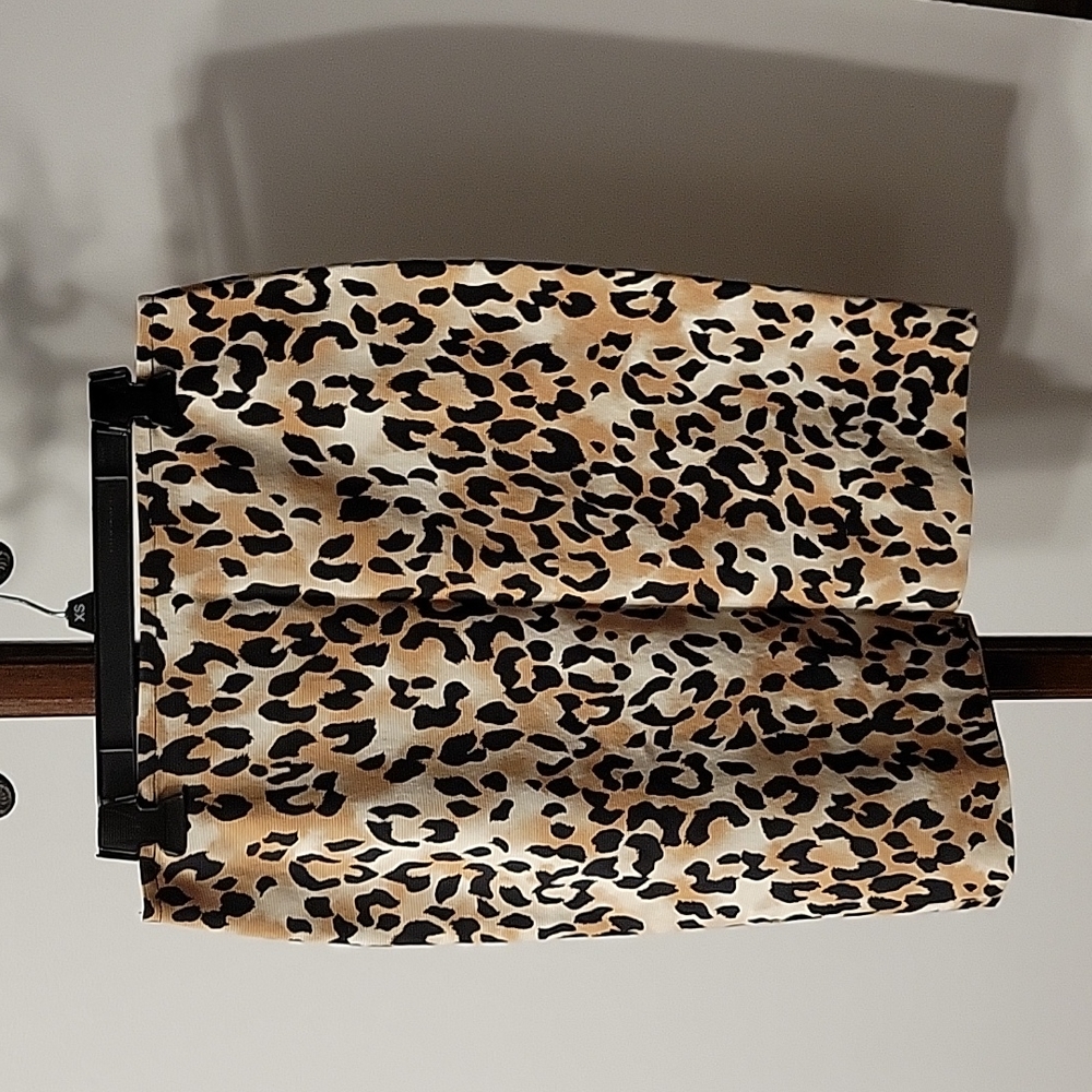 ST. JOHN Leopard Print Skirt